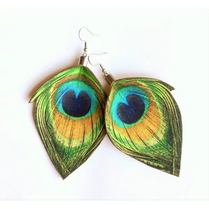 Pávatoll fülbevaló