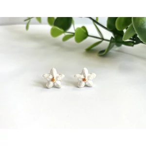 Kis virág fülbevaló - fehér (fémmentes változatban is kérheted)