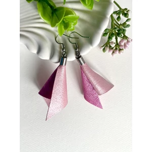 Különleges hajtott rózsaszín fülbevaló