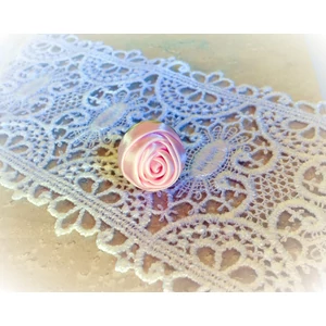 Halvány rózsaszín rózsás gyűrű