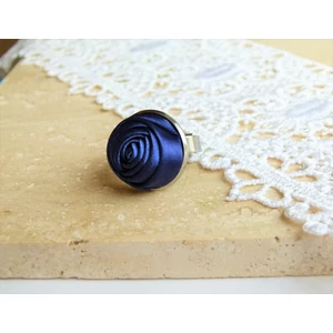 Sötétkék rózsás gyűrű