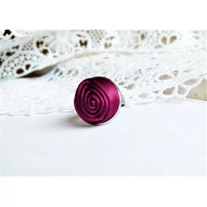 Bíbor rózsás gyűrű