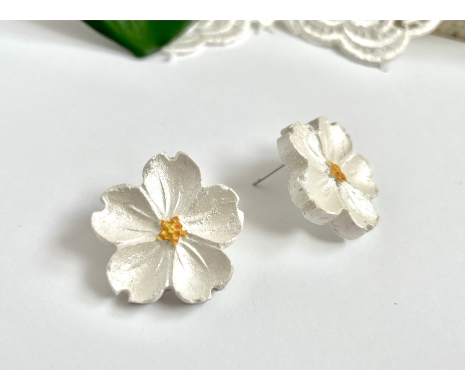 Fehér cseresznye virágos fülbevaló