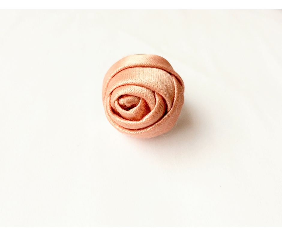 Rózsaszín rózsás gyűrű